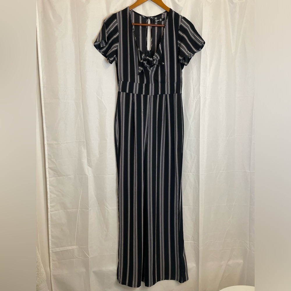 CRYSTAL SKY Women’s Black White Stripe Jumper Pantsuit Short Sleeve Size 5